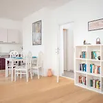Seaview Holiday Home Apt. With Private Terrace
