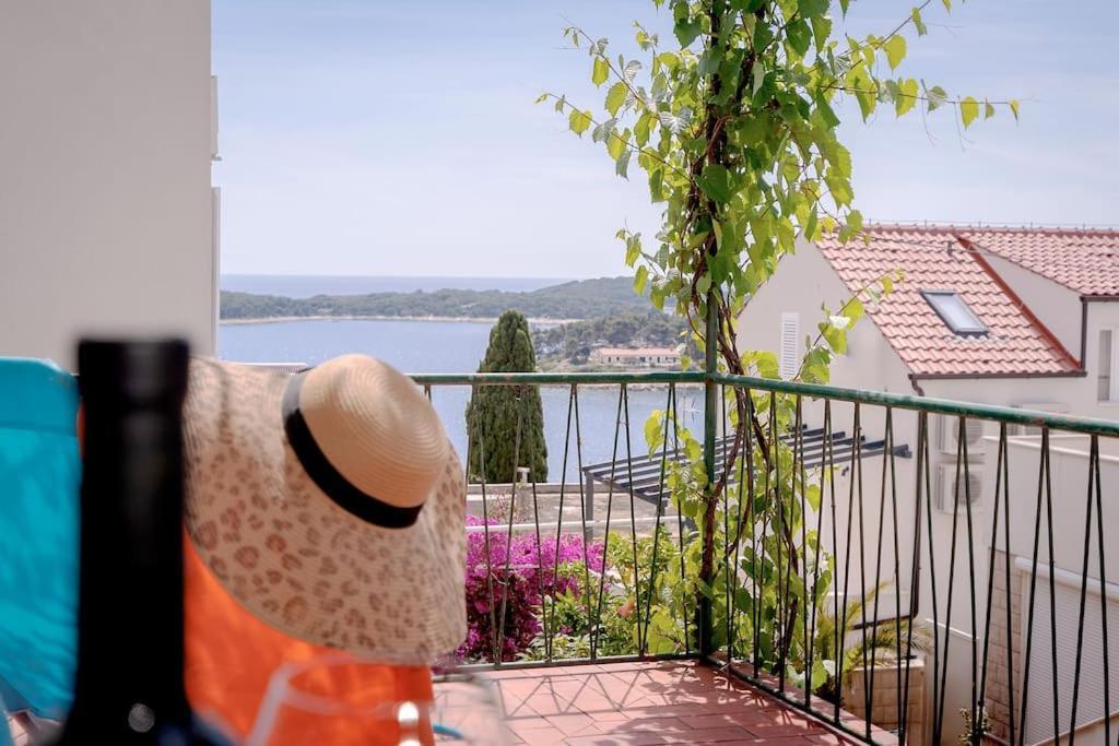 Seaview Apt. With Private Terrace *