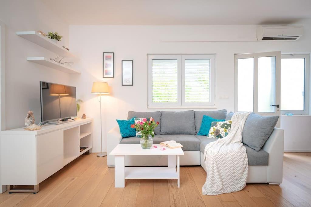 Apartman Seaview Apt. With Private Terrace
