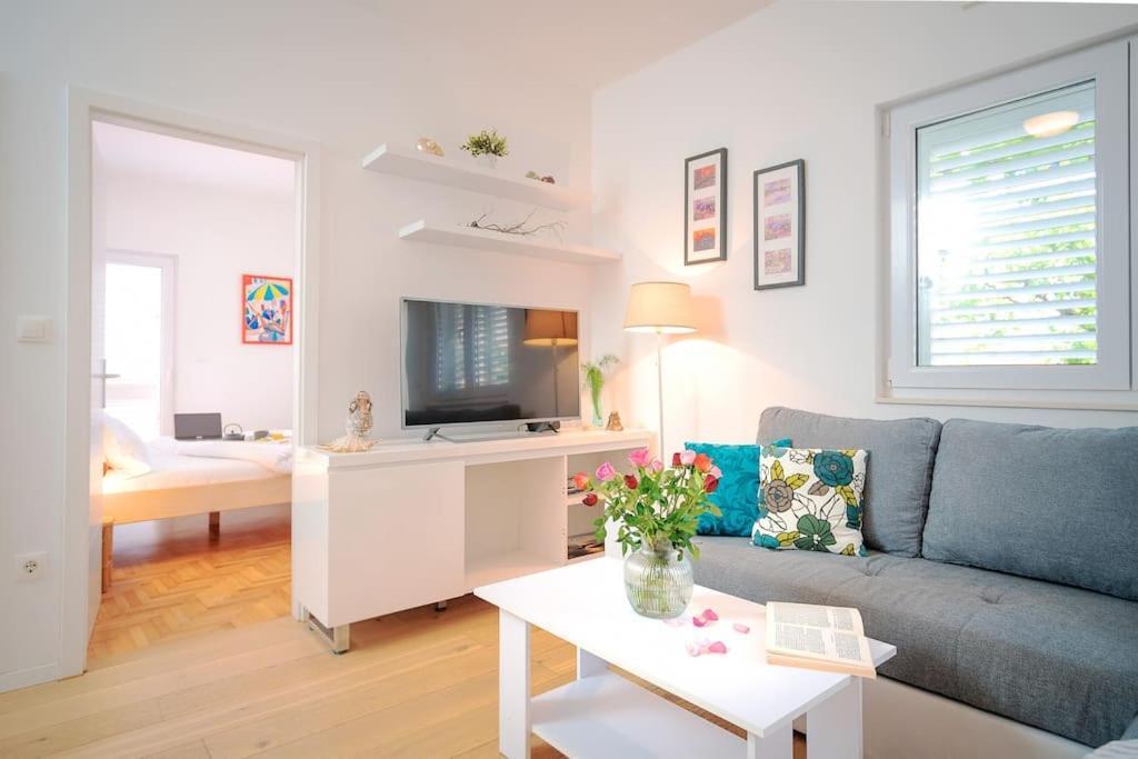 Seaview Apt. With Private Terrace * Hvar Town